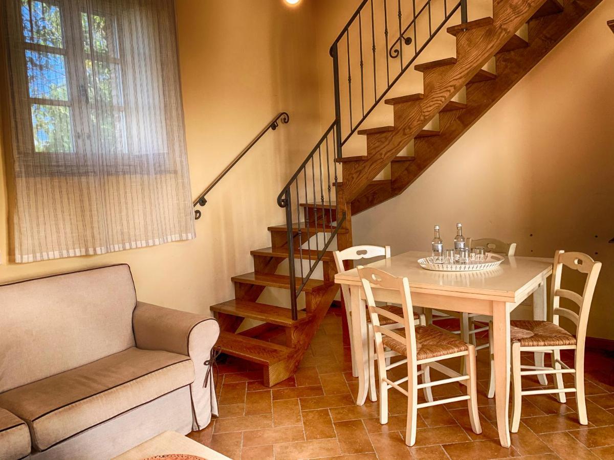 กาซาเล การ์ดินี Guest House โฟยาโน เดลเล เคียนา ภายนอก รูปภาพ